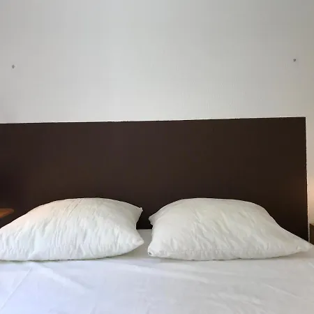 Lägenhet T2 +alcove, Recent 4/5 Pers. Parking. Balcon. Wifi